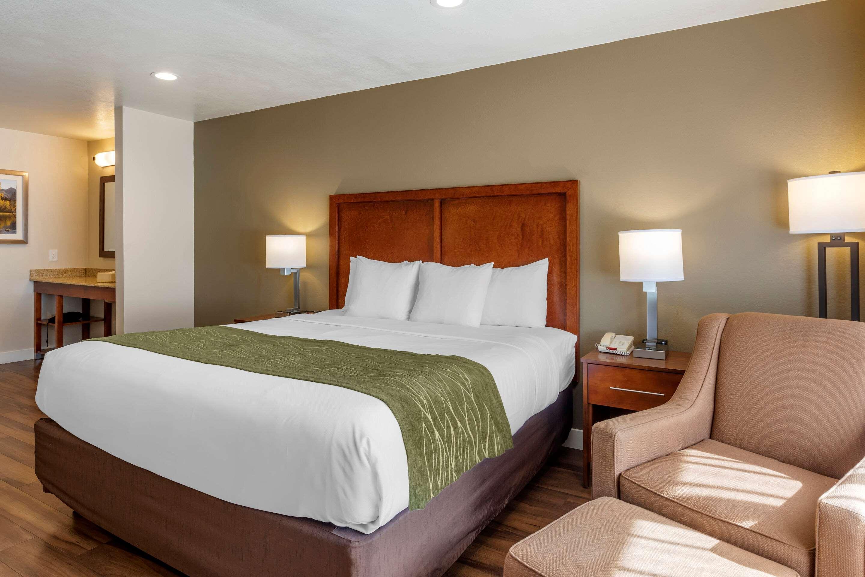 Comfort Inn Бишъп Екстериор снимка
