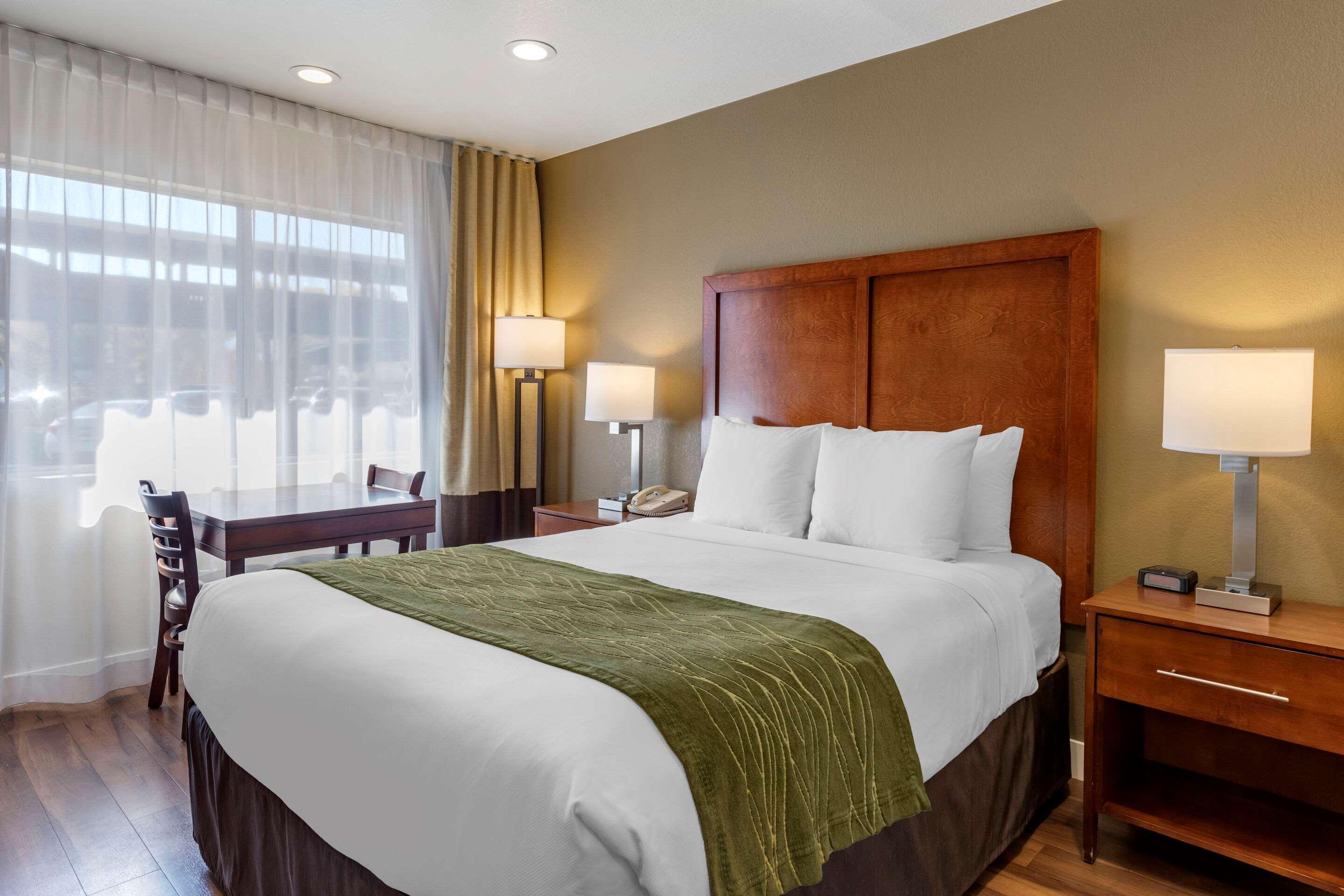 Comfort Inn Бишъп Екстериор снимка