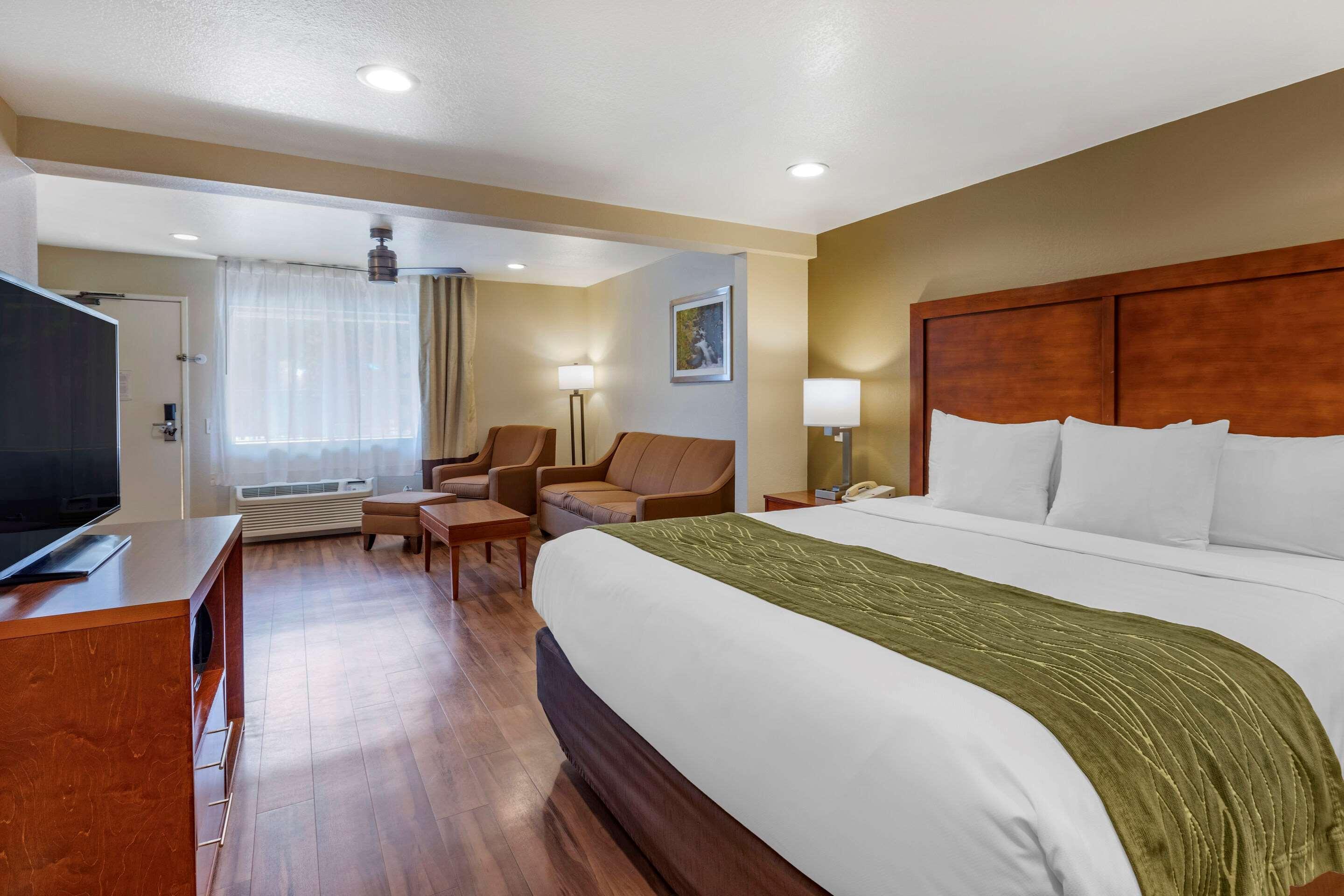 Comfort Inn Бишъп Екстериор снимка