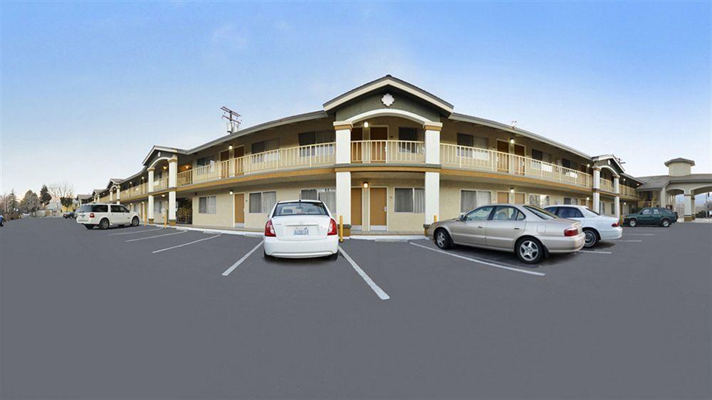 Comfort Inn Бишъп Екстериор снимка