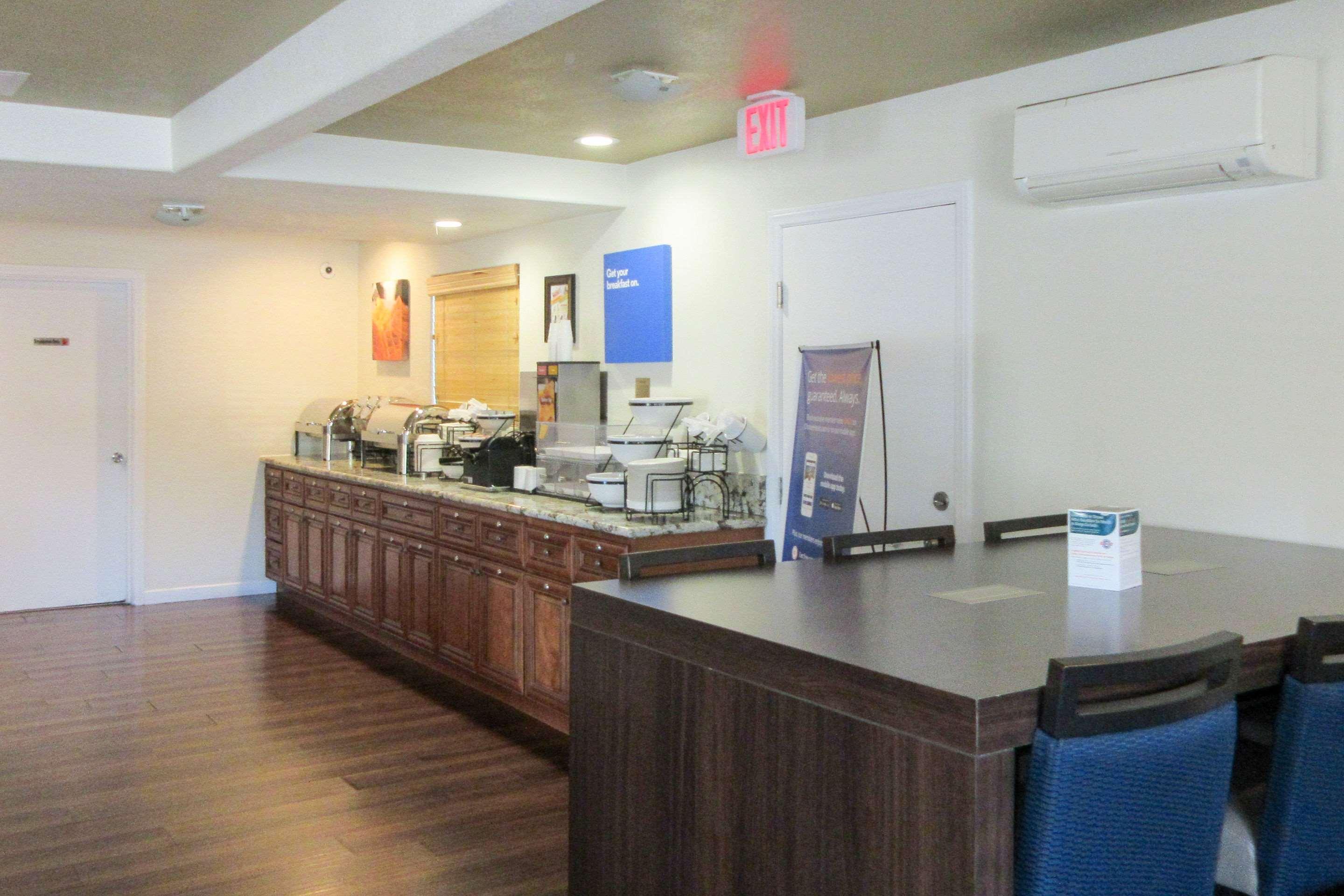 Comfort Inn Бишъп Екстериор снимка