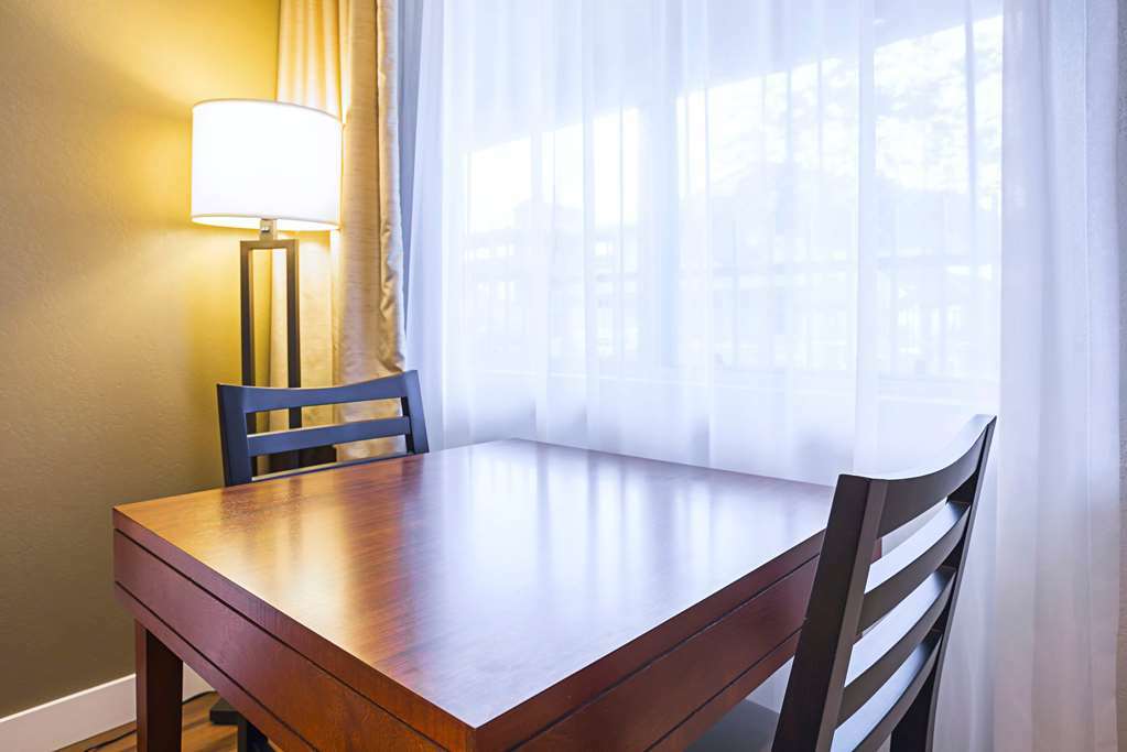 Comfort Inn Бишъп Стая снимка